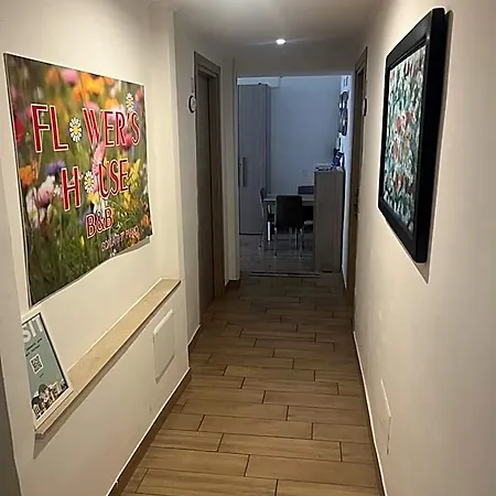 Flower's House Bed & Breakfast 4*