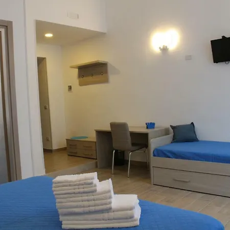 Flower's House Bed & Breakfast 4*